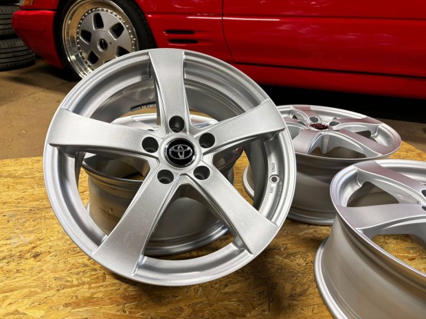 Toyota CHR 17" 5x114,3 alufelni elad 17 coll