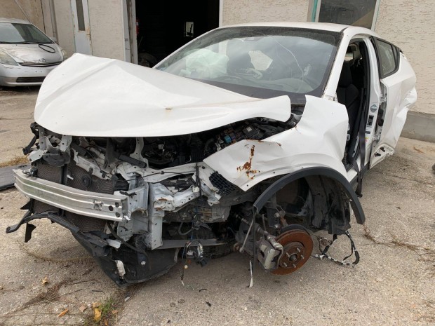Toyota CHR C-HR Alkatrszek Bontott Alkatrsz