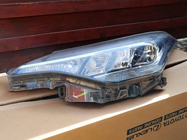 Toyota CHR bal fnyszr, 2019-2022 kztti szrikhoz elad!