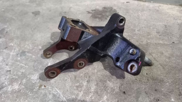 Toyota COROLLA Verso RAV 4 Avensis 03 Motortart� tart� bak konzol 5662