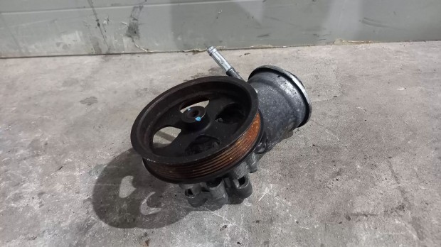 Toyota COROLLA Verso RAV 4 Avensis 03 Szerv�szivatty� szerv�pumpa 5653