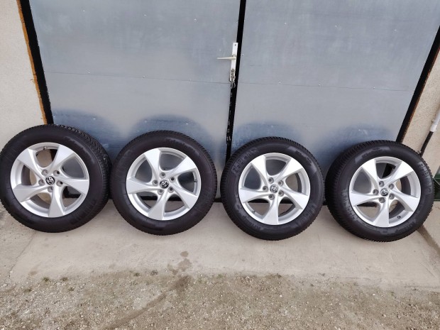 Toyota C-HR 17" gyári alufelni/gumi szett, gyári szenzorokkal eladó