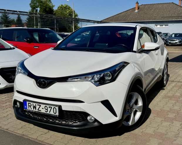 Toyota C-HR 1.2T Active (ülésfűtéssel) 74.000 K...