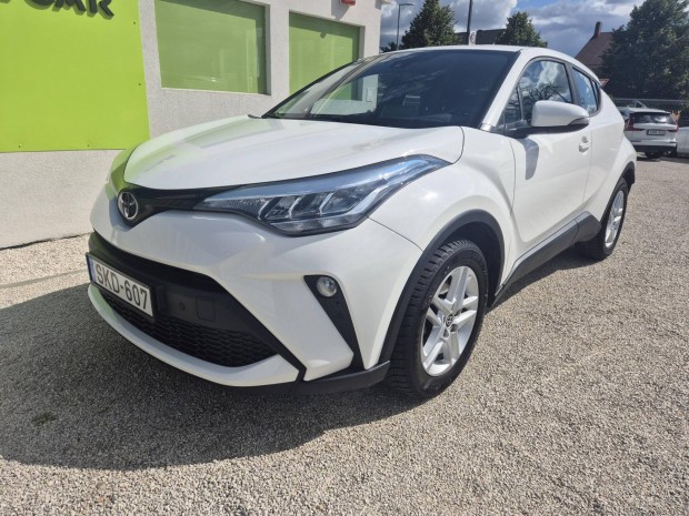 Toyota C-HR 1.2T Comfort Business Szervizkönyv...
