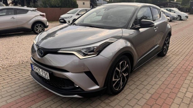 Toyota C-HR 1.8 Hybrid Selection e-CVT Gyári FÉ...