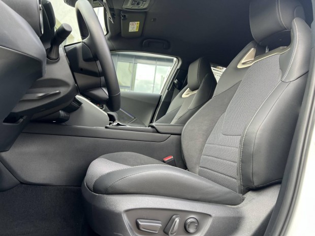 Toyota C-HR 2.0 Phev Executive e-CVT