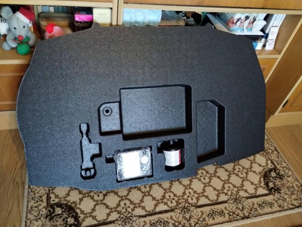 Toyota C-HR csomagtartó elemek