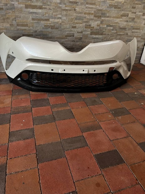 Toyota C-HR első lökhárító 2016-tól 2020-ig.
