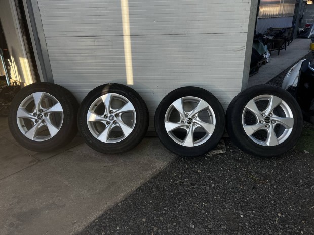 Toyota C-HR gy�ri 17" alufelni 