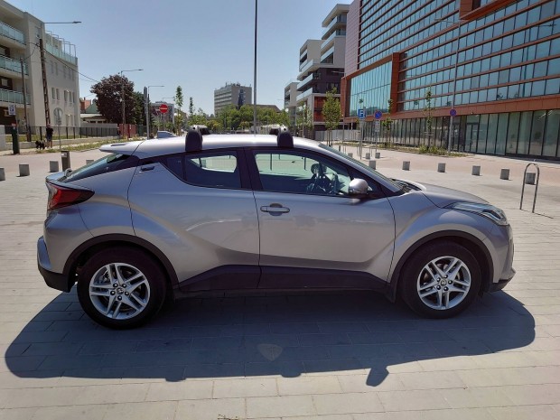 Toyota C-HR tetőcsomagtartó, gyári szinte új