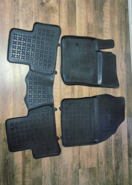 Toyota C-hr Gumisznyeg 