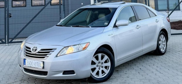 Toyota Camry 2.4 Hybrid (Automata) / Tolat� KAM...