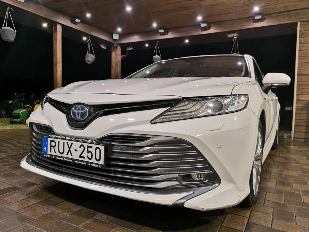 Toyota Camry 2.5 Hybrid Executive CVT Rux-250 V...