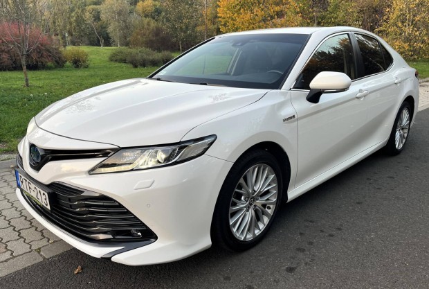 Toyota Camry 2.5 Hybrid Prestige CVT Mo.-i els...