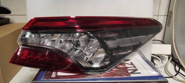 Toyota Camry Hybrid hátsólámpa jobb külső 2017- LED