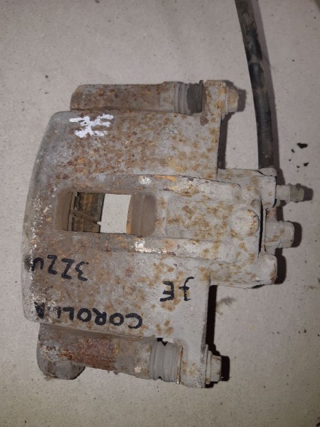 Toyota Corolla 00-06 Jobb Első Féknyereg