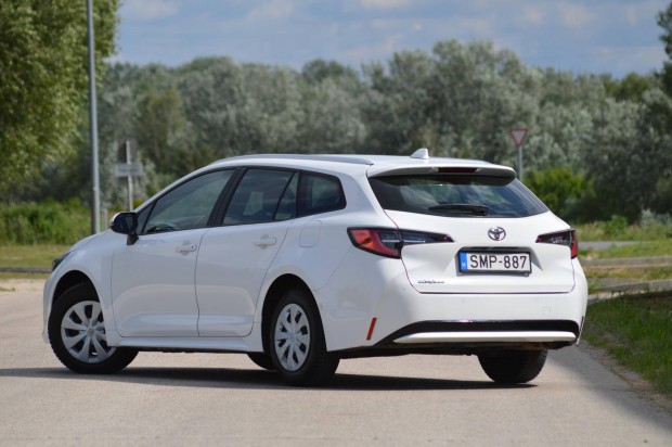 Toyota Corolla 1.2T Comfort Business Gyönyörű/Ú...