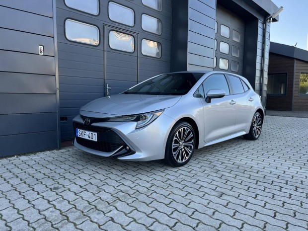 Toyota Corolla 1.2T Comfort Style Tech Szervizk...