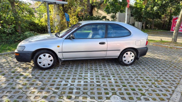 Toyota Corolla 1.3 16V XLi hatchback