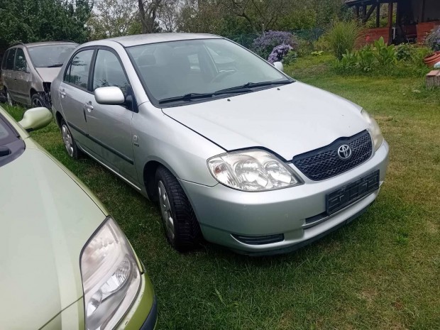 Toyota Corolla 1.4 benzin bontott alkatr�szek