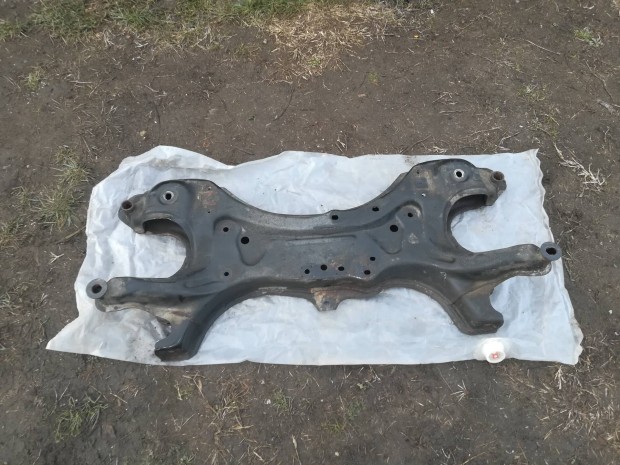 Toyota Corolla 1, 4 vvti bölcső.