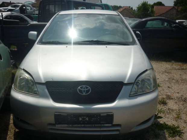 Toyota Corolla 2003 évjárat benzines bontott alkatrészek