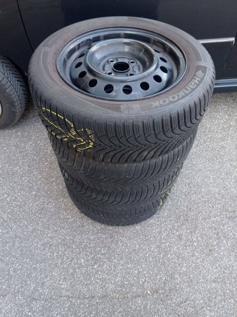 Toyota Corolla/2005/Acélfelni Hankook téligumival