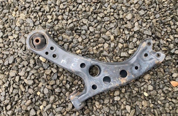 Toyota Corolla 2019 jobb első lengőkar