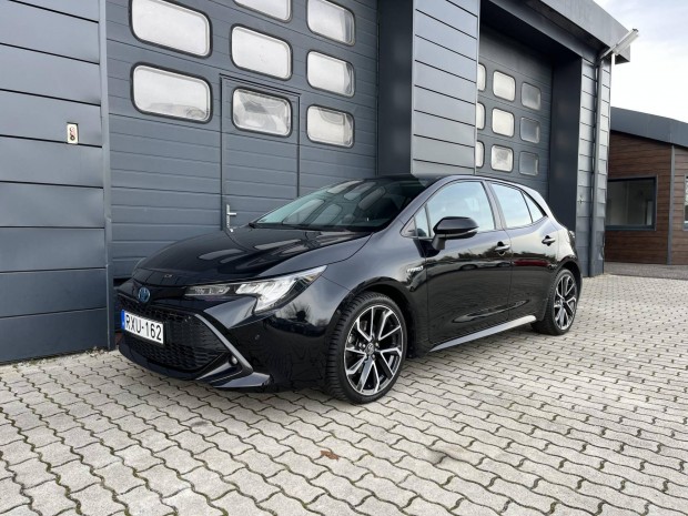 Toyota Corolla 2.0 Hybrid Selection e-CVT SZERV...