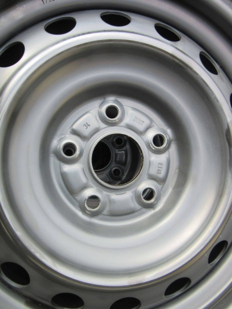 Toyota Corolla 5x114,3 acélfelni 205/55 R16 Bridgestone téli gumival