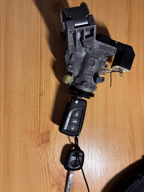 Toyota Corolla/Auris gy�jt�skapcsol�