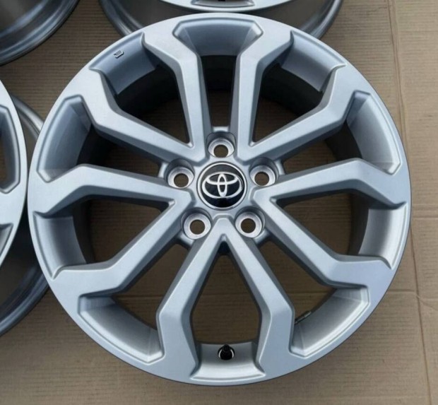 Toyota Corolla Cross 17 COL Gyri 7Jszer Alufelni Szett Tpms  5x114.3