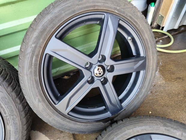 Toyota Corolla Cross c-hr alufelni 5x114,3 18"