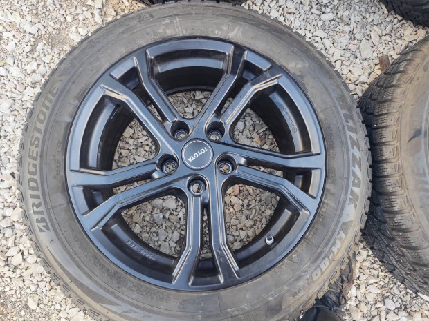 Toyota Corolla Cross chr c-hr alufelni 5x114,3 17"