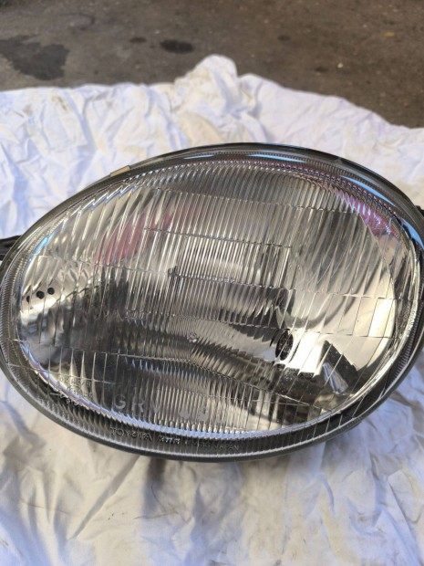 Toyota Corolla E110 f�nysz�r�