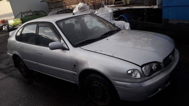 Toyota Corolla E11 1.6 vvti automata alkatrszek