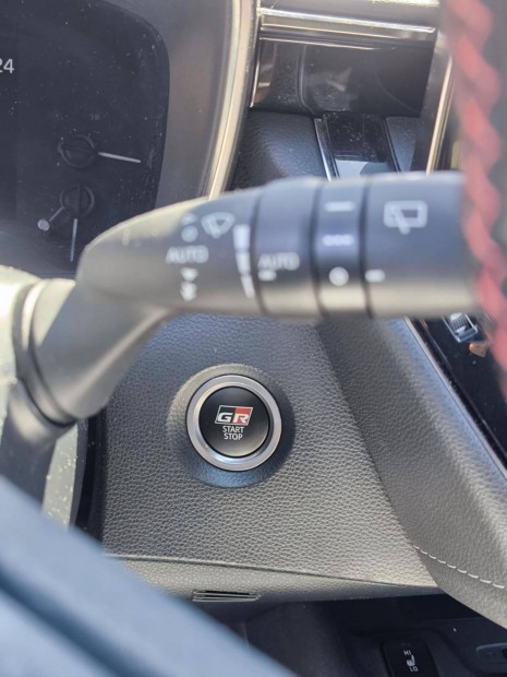 Toyota Corolla E210 GR Sport nyom�gomb, v�lt�gomb