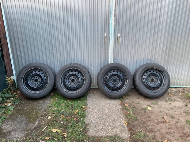 Toyota Corolla E210 Tli gumi, aclfelnivel. 205/55R16