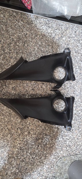 Toyota Corolla E210 k�dl�mpa takaro p�r! uj!