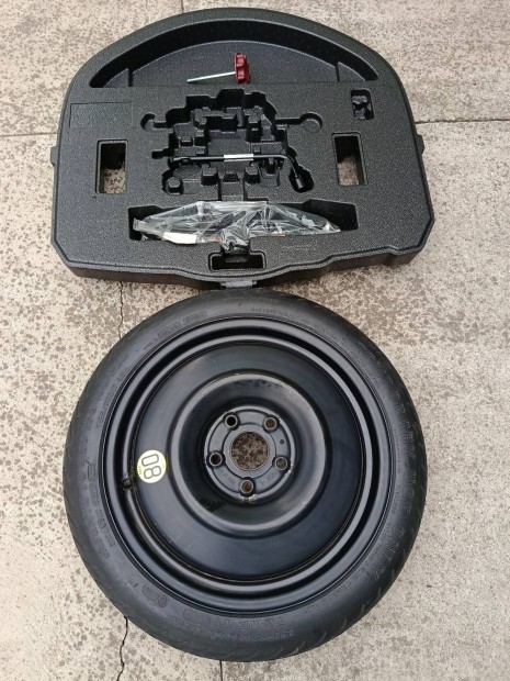 Toyota Corolla E210 mankókerék szett