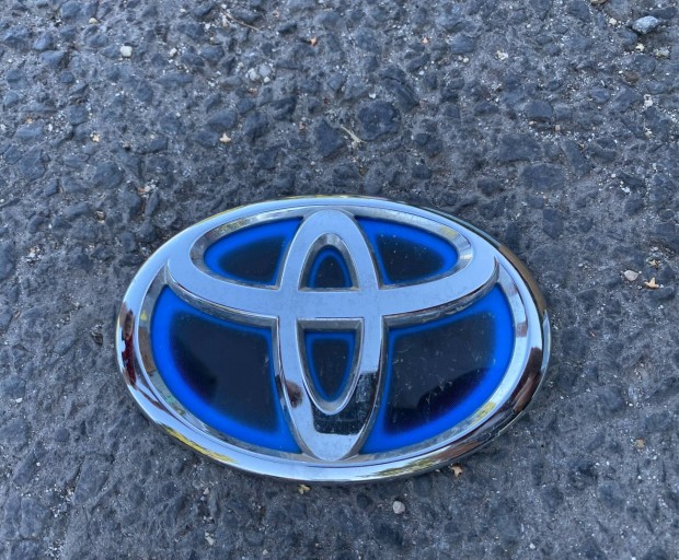 Toyota Corolla E210 sedan 2020 hibrid embléma