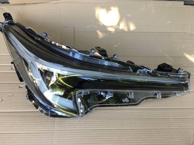 Toyota Corolla E21 E210 jobb els gyri j fnyszr