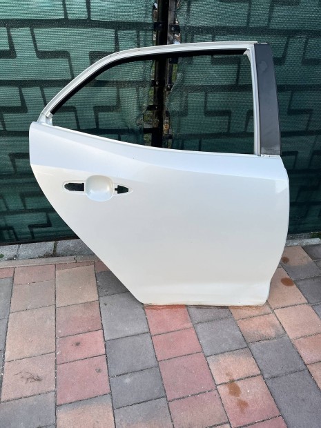 Toyota Corolla E21 ferdeh�t� jobb h�ts� ajt�i