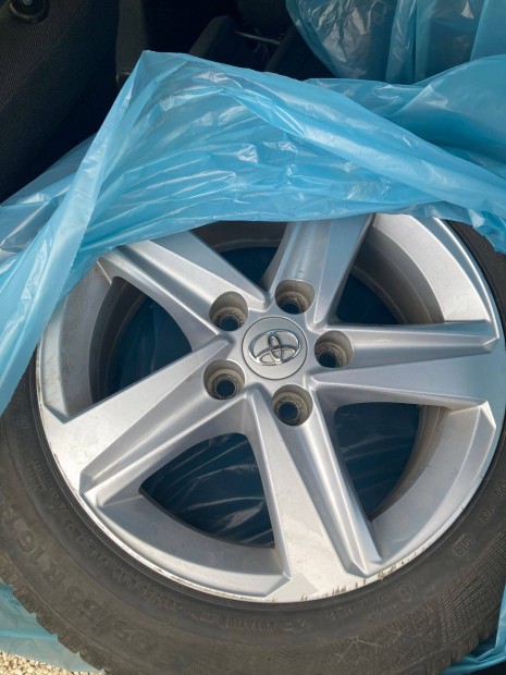 Toyota Corolla Gyári Alufelni Alufelni