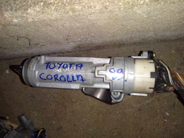 Toyota Corolla Gyjtskapcsol