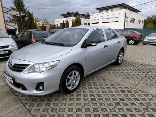 Toyota Corolla Sedan 1.33 Luna