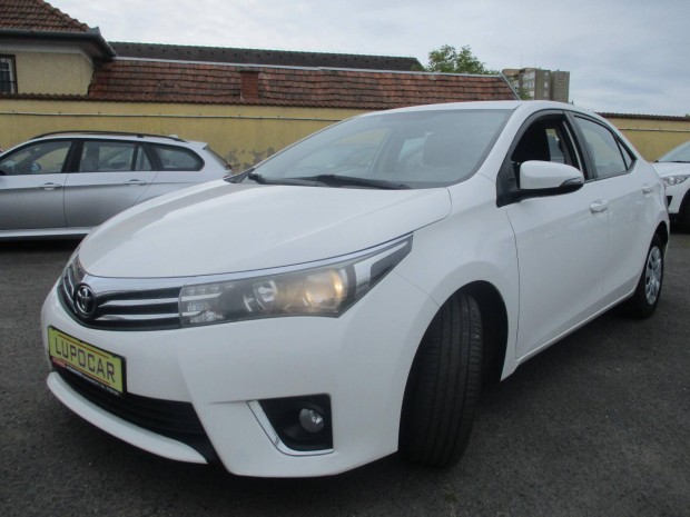 Toyota Corolla Sedan 1.4 D-4D Active