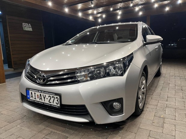 Toyota Corolla Sedan 1.4 D-4D Live Aiay-273 f...