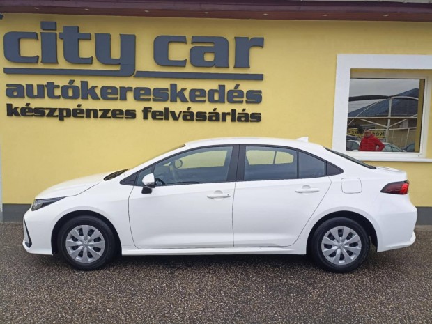 Toyota Corolla Sedan 1.5 Active Els� Tulajdonos...