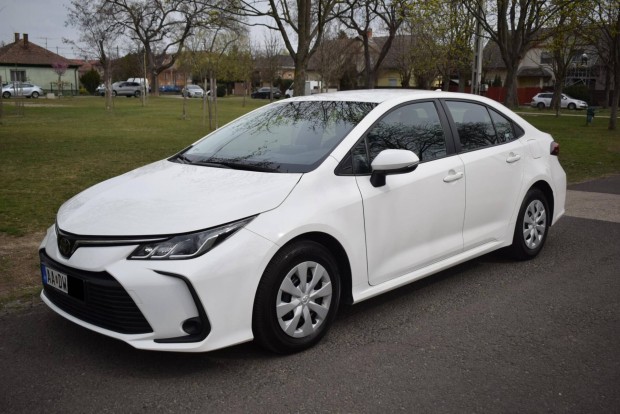 Toyota Corolla Sedan 1.5 Active Magyar! �jszer�!